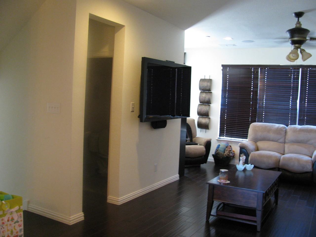1527 Biltmore Ln - Photo 3 of 22