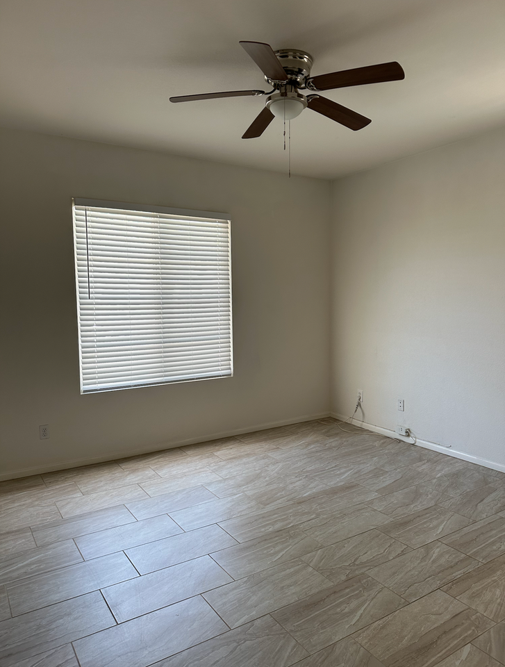 1044 De Anza Dr - Photo 2 of 5