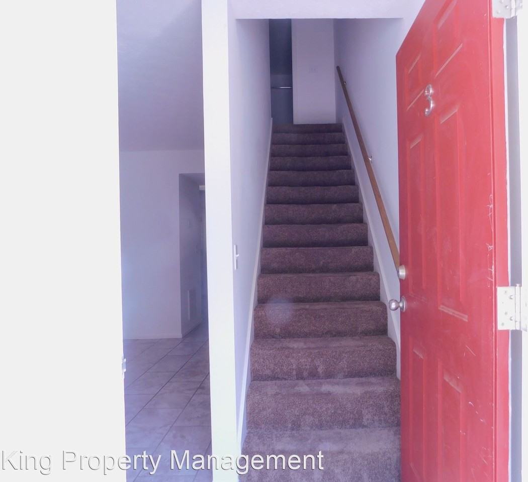 Kelly Lynn Drive - Photo 2 of 20