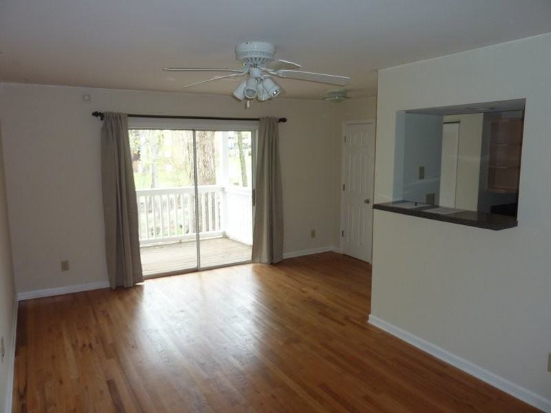 1420 Foxhall Ln - Photo 2 of 12