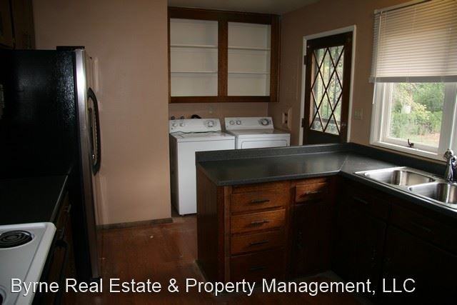 1615 Holmes Dr - Photo 2 of 14