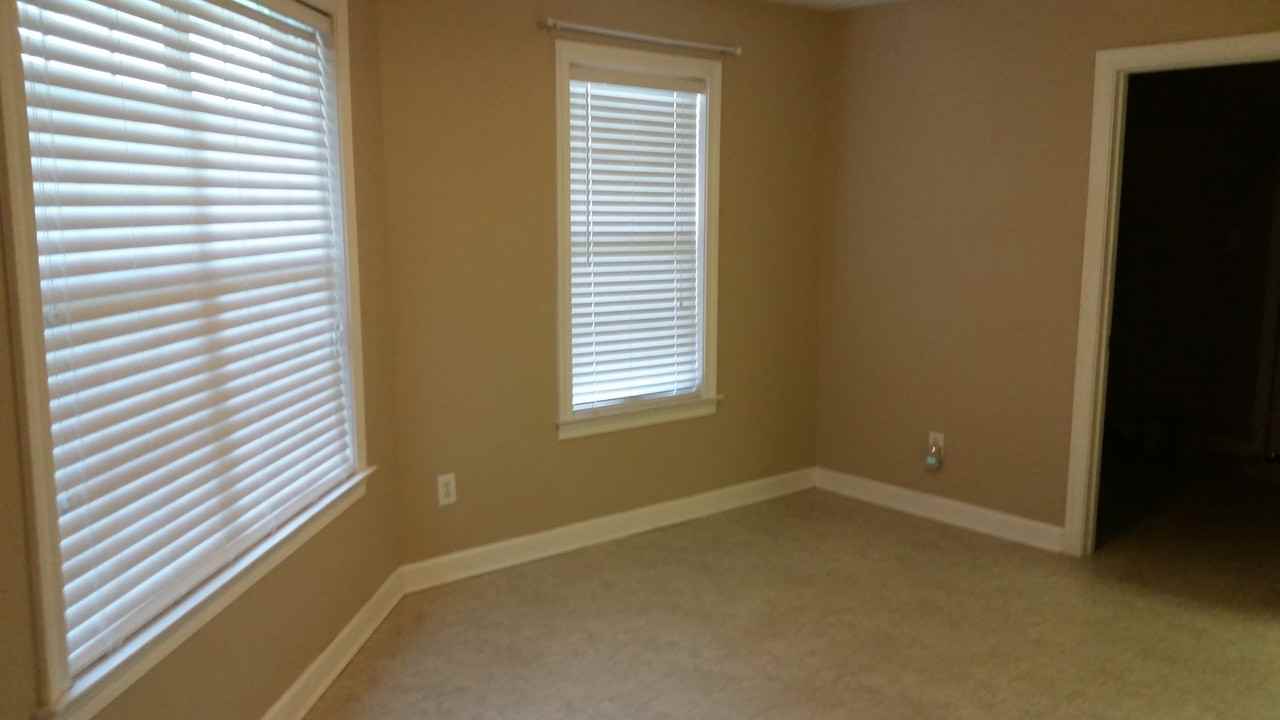 22131 Hillside Dr - Photo 2 of 14
