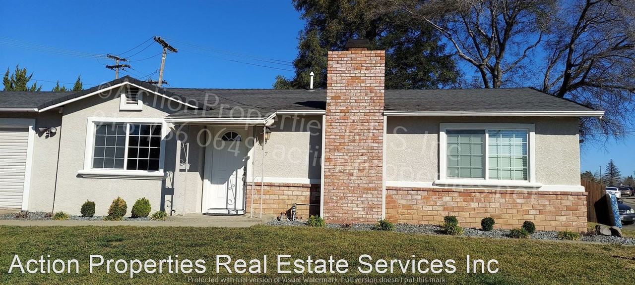 317 Oak Ridge Dr - Photo 2 of 17