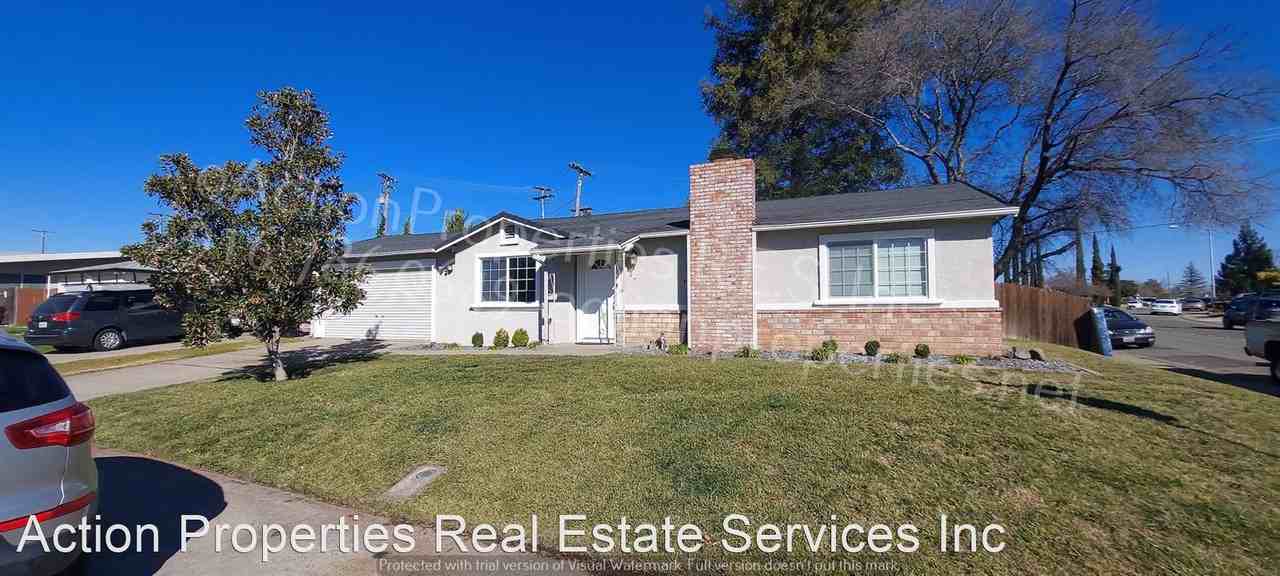 317 Oak Ridge Dr - Photo 3 of 17