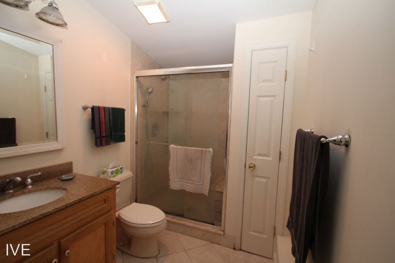 231 Rivergate - Photo 2 of 7