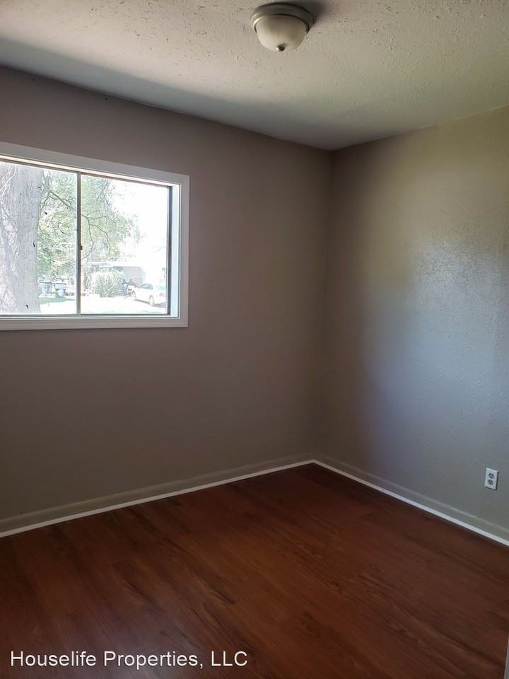 4901 Ralph Pl - Photo 3 of 9