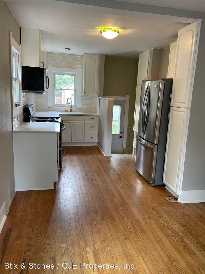 1215 Harrison St - Photo 2 of 20