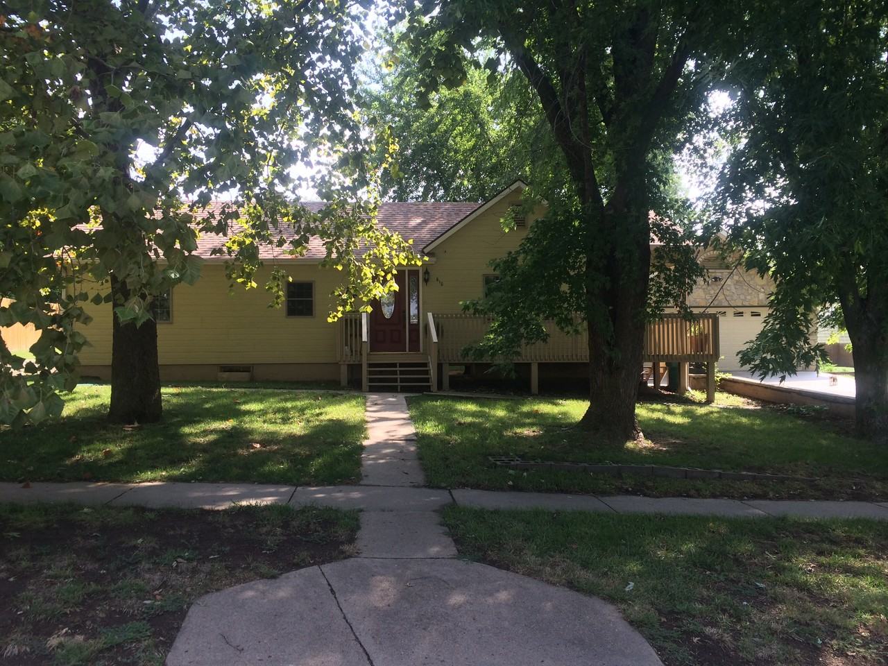 610 Cedar St - Photo 2 of 30