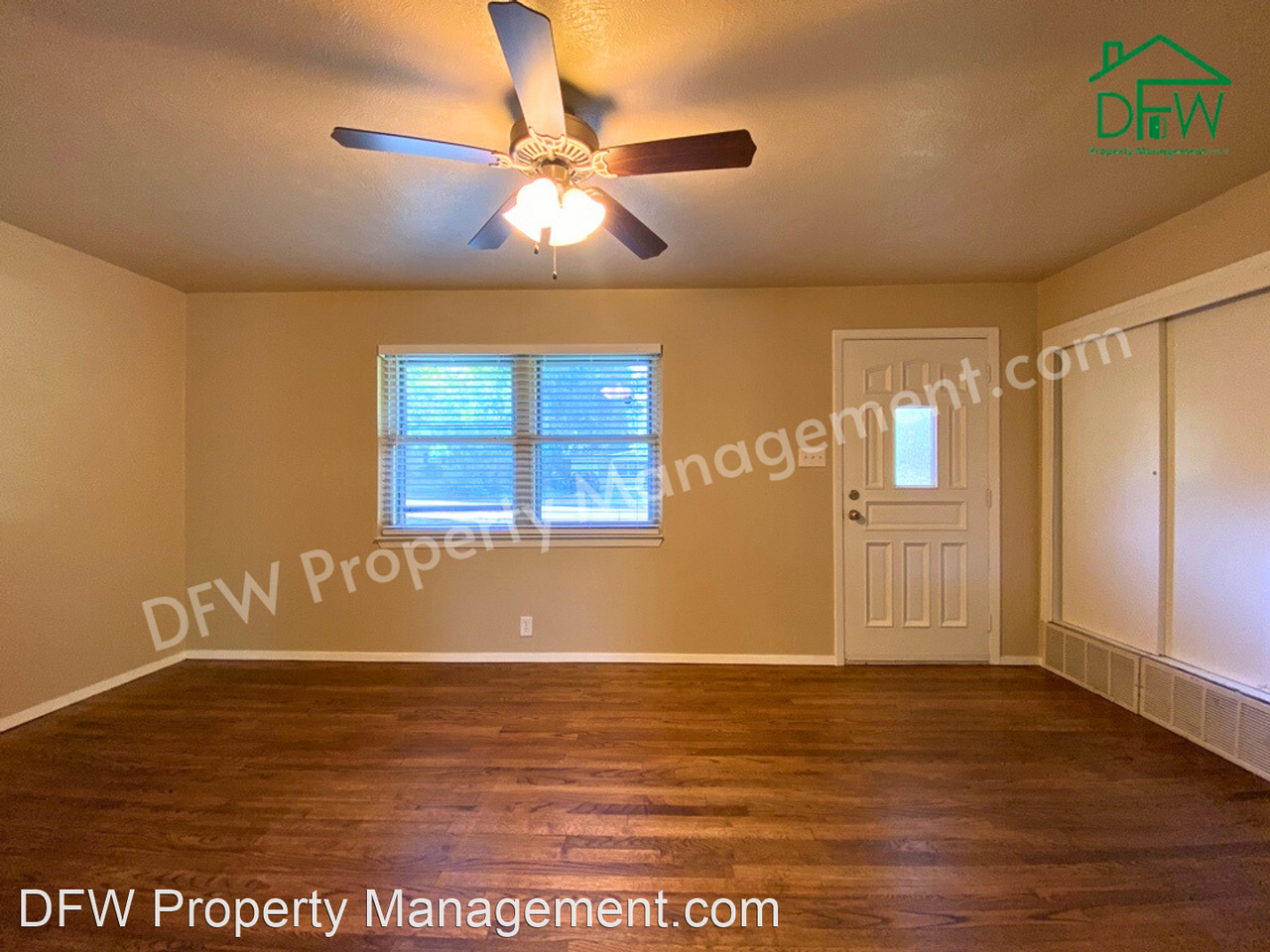 912 W Tucker Blvd - Photo 3 of 38