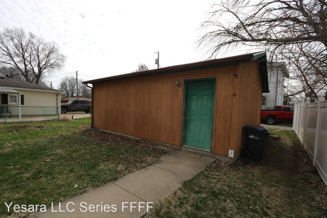 1513 S 8th St - Photo 3 of 15