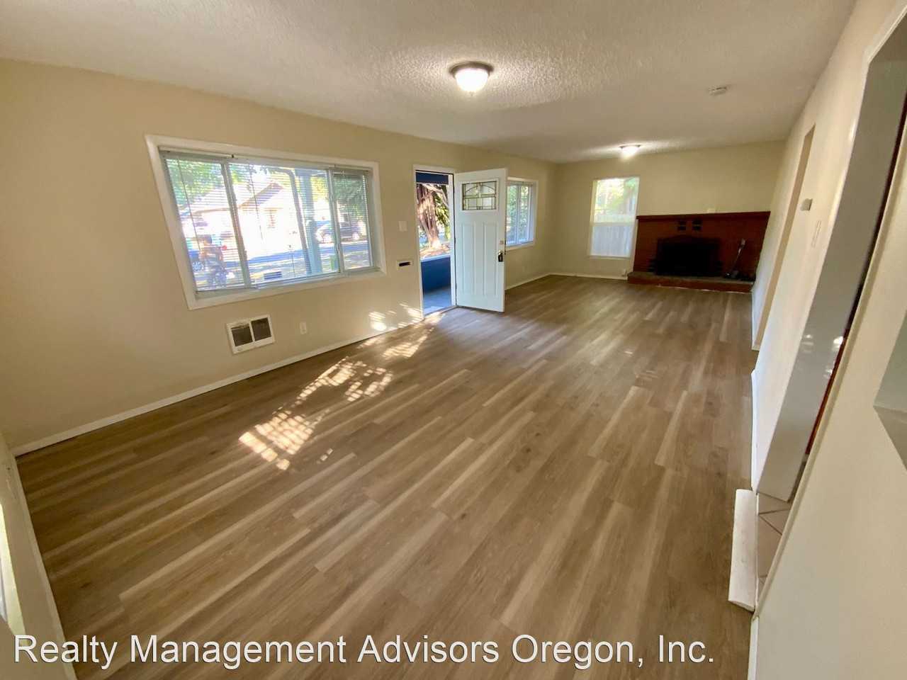 3916 Se Harrison St - Photo 3 of 24