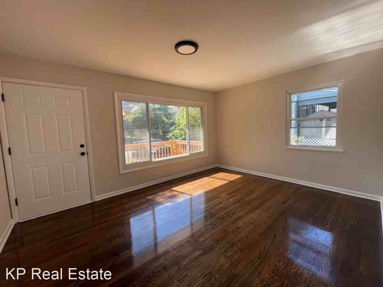 1536 Thomas Ave - Photo 2 of 10