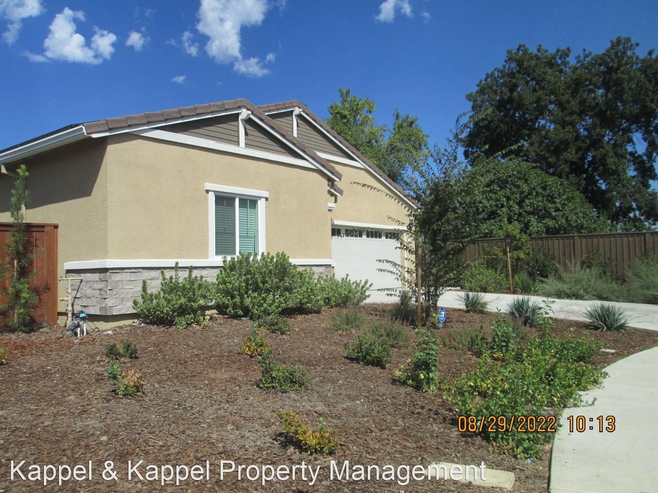 630 Bluebird Dr - Photo 2 of 8