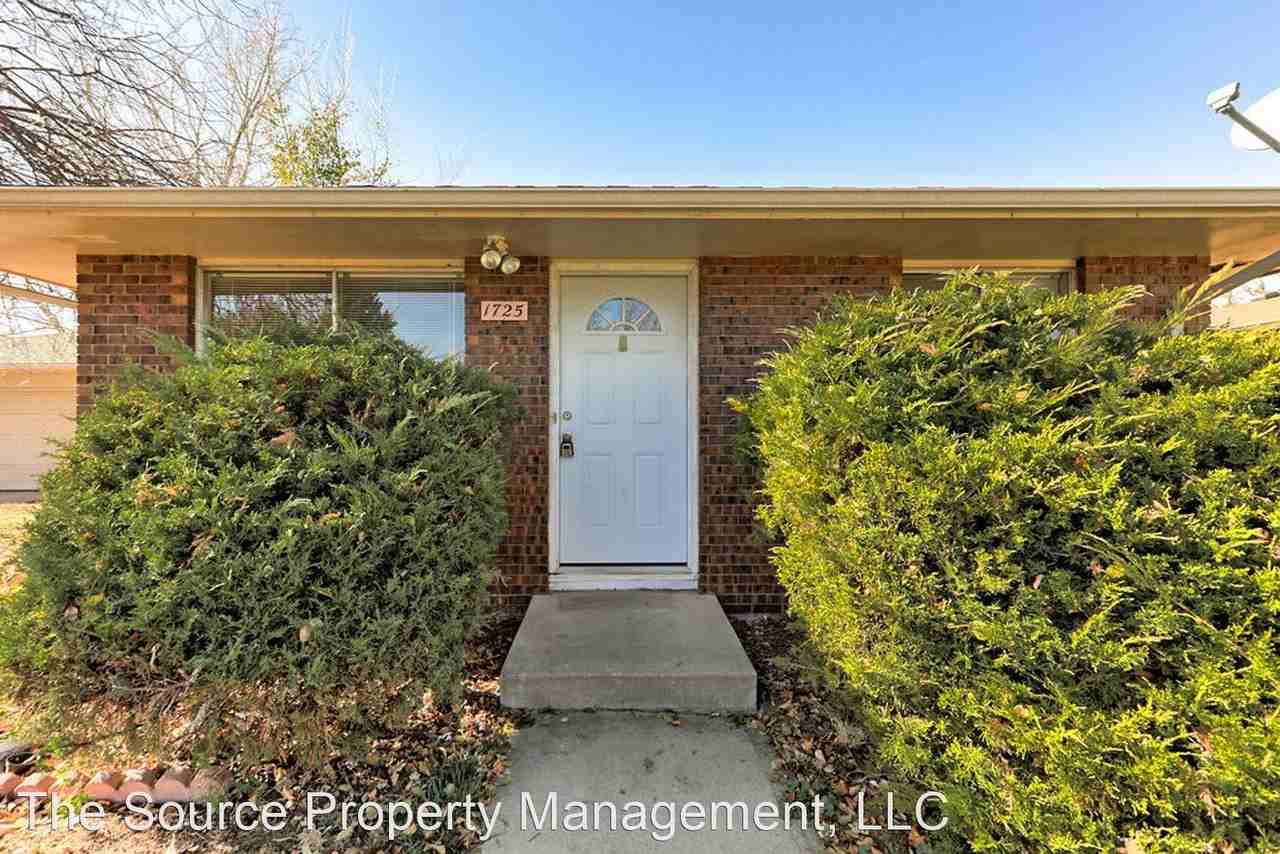 1725 Pecan St - Photo 3 of 21