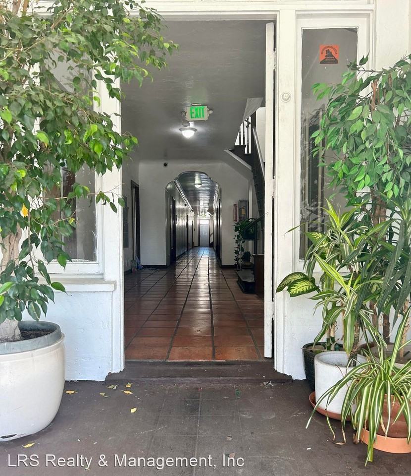 Trendy East Hollywood 1930's Spanish Style Villa! Must See!! 1012 n