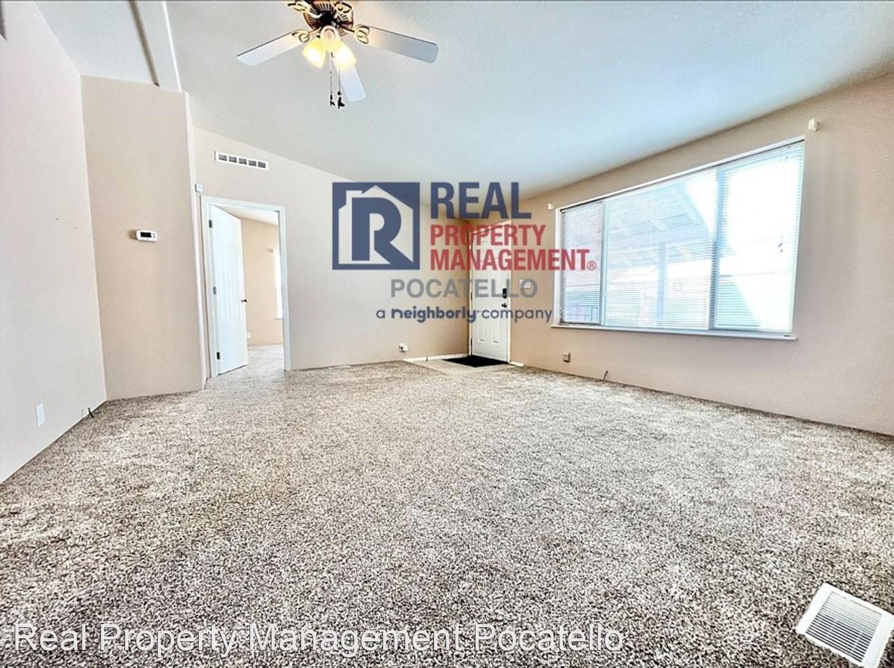 30 Almond Pl - Photo 3 of 26