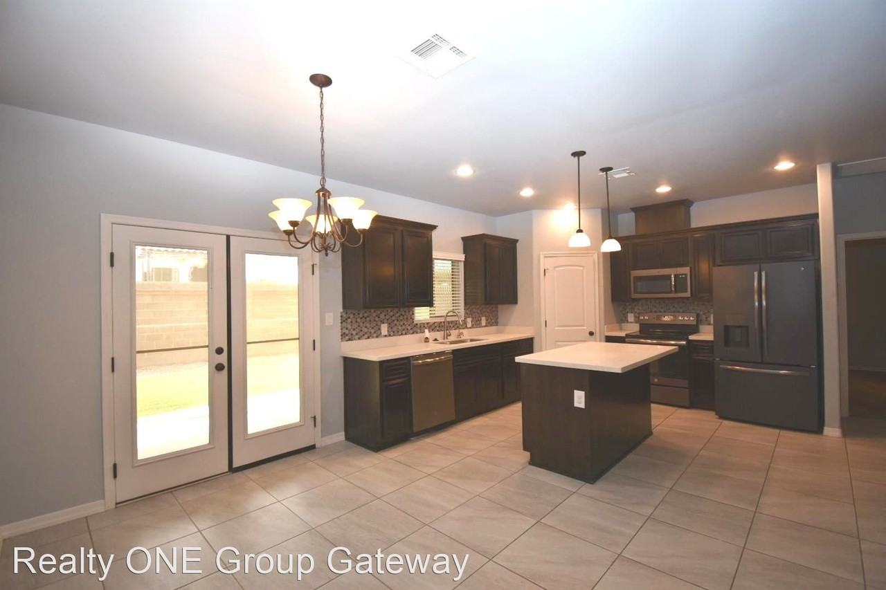 27227 Mesquite Ave - Photo 3 of 16