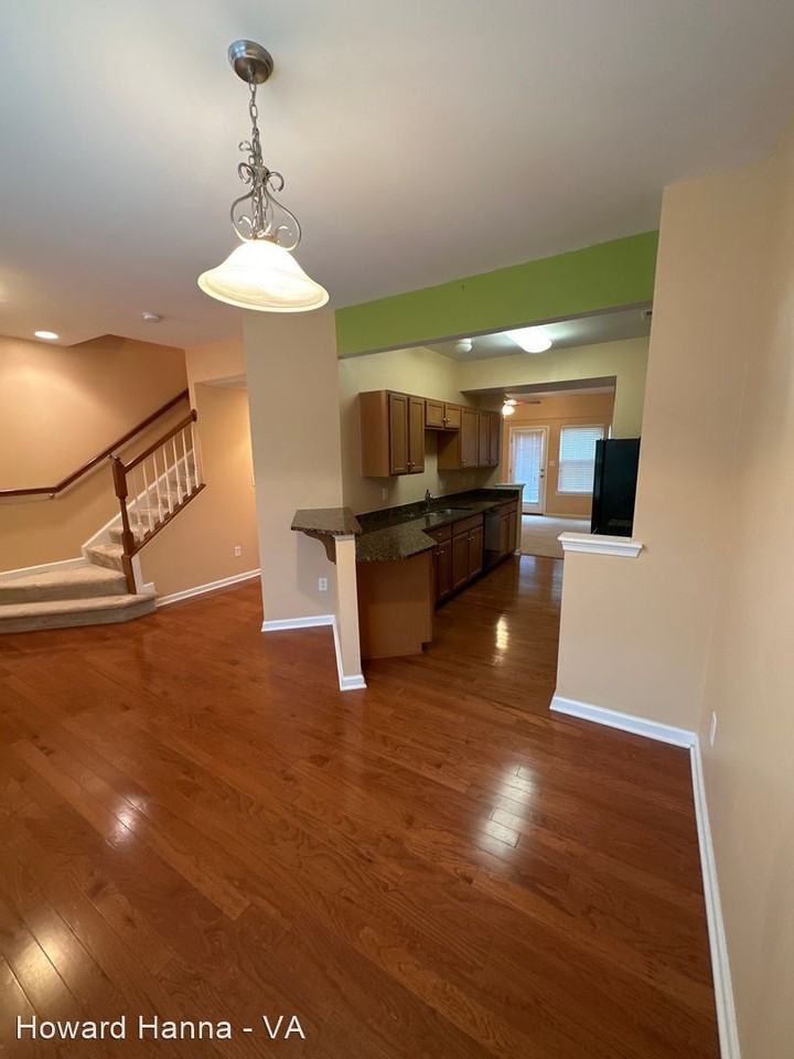 3425 Westham Ln - Photo 3 of 21