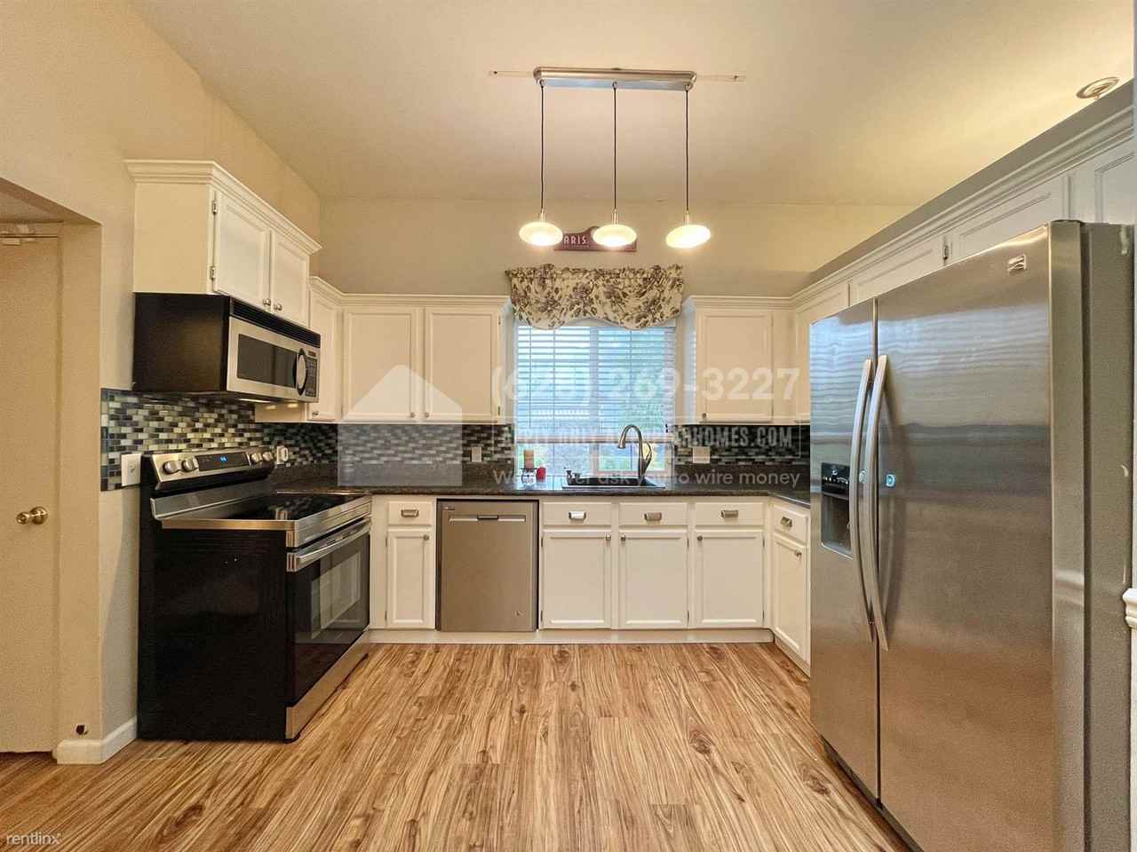 8001 Ne 145th St - Photo 3 of 32