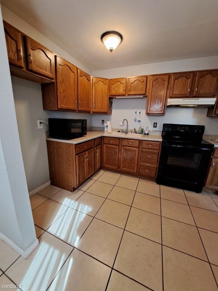 158 Mccraw Dr - Photo 2 of 15