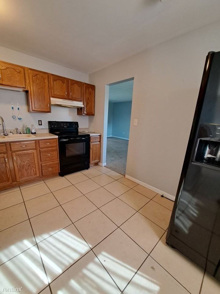 158 Mccraw Dr - Photo 3 of 15