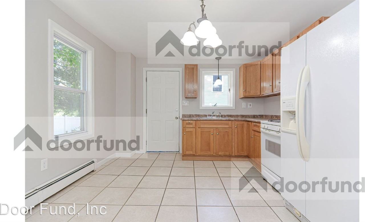 147 Oak Street - Photo 2 of 23