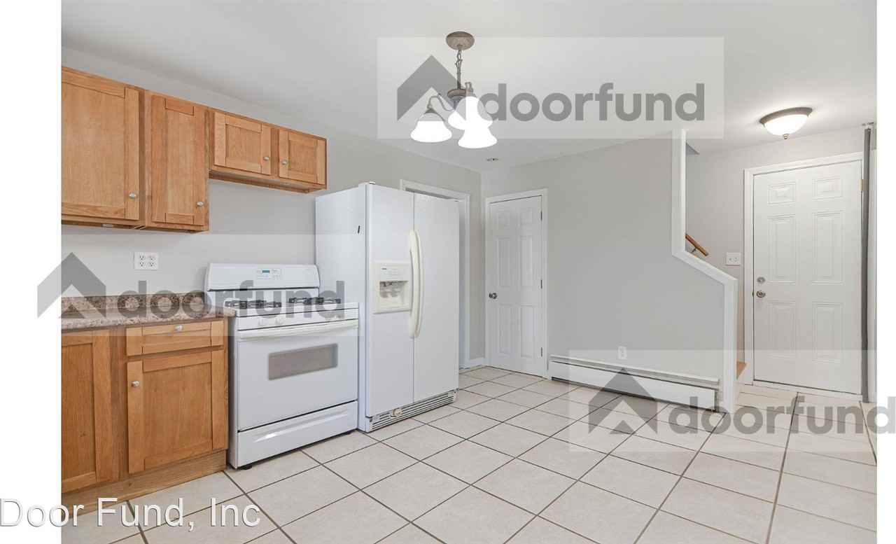 147 Oak Street - Photo 3 of 23