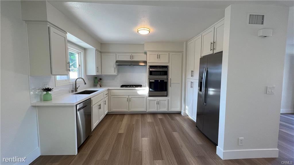 3077 Tyler Way - Photo 3 of 10