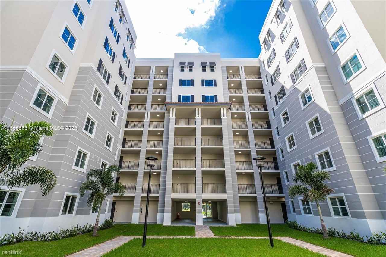 400 NW 112th Ave - Photo 2 of 5