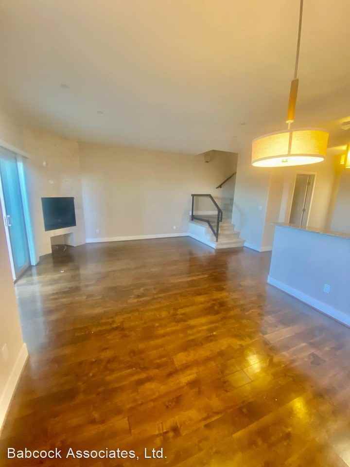 3704 Newton St - Photo 3 of 13