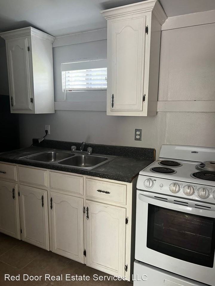 101 N Iowa Ave - Photo 2 of 3