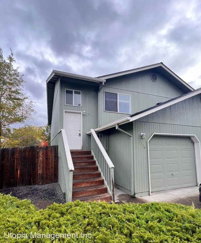 1768-1774 NE Wichita Way - Photo 2 of 17