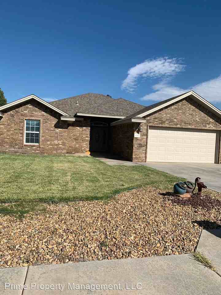 4301 Sandstone Dr, Clovis, NM 88101 3 Bedroom House for 2,000/month