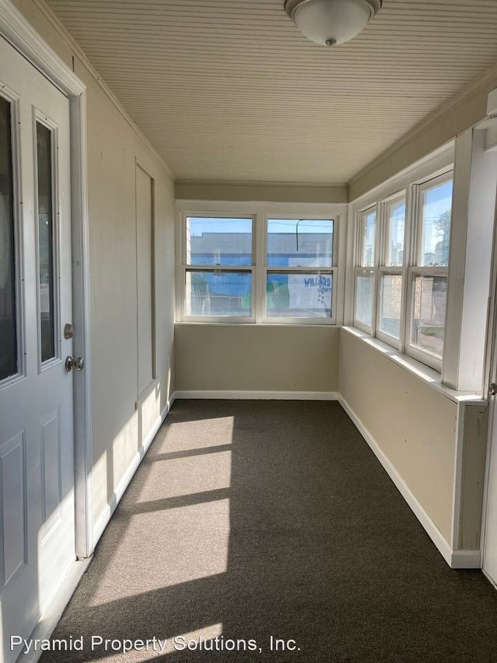 1736 E Grand Ave - Photo 2 of 14