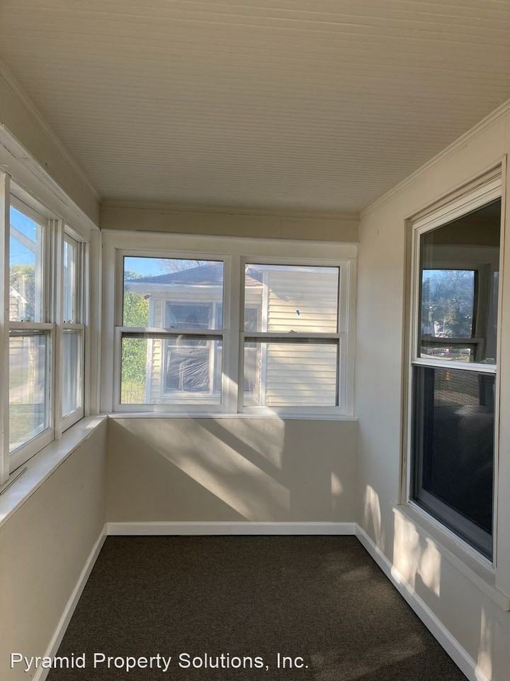 1736 E Grand Ave - Photo 3 of 14