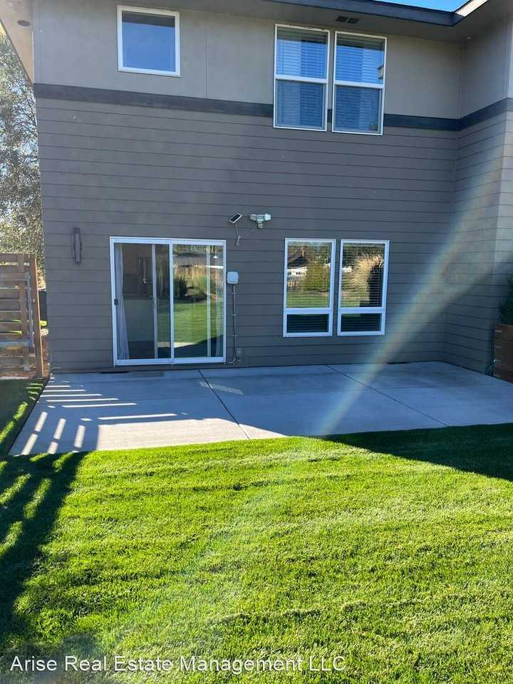 1726 SW 27th St. - Photo 2 of 18