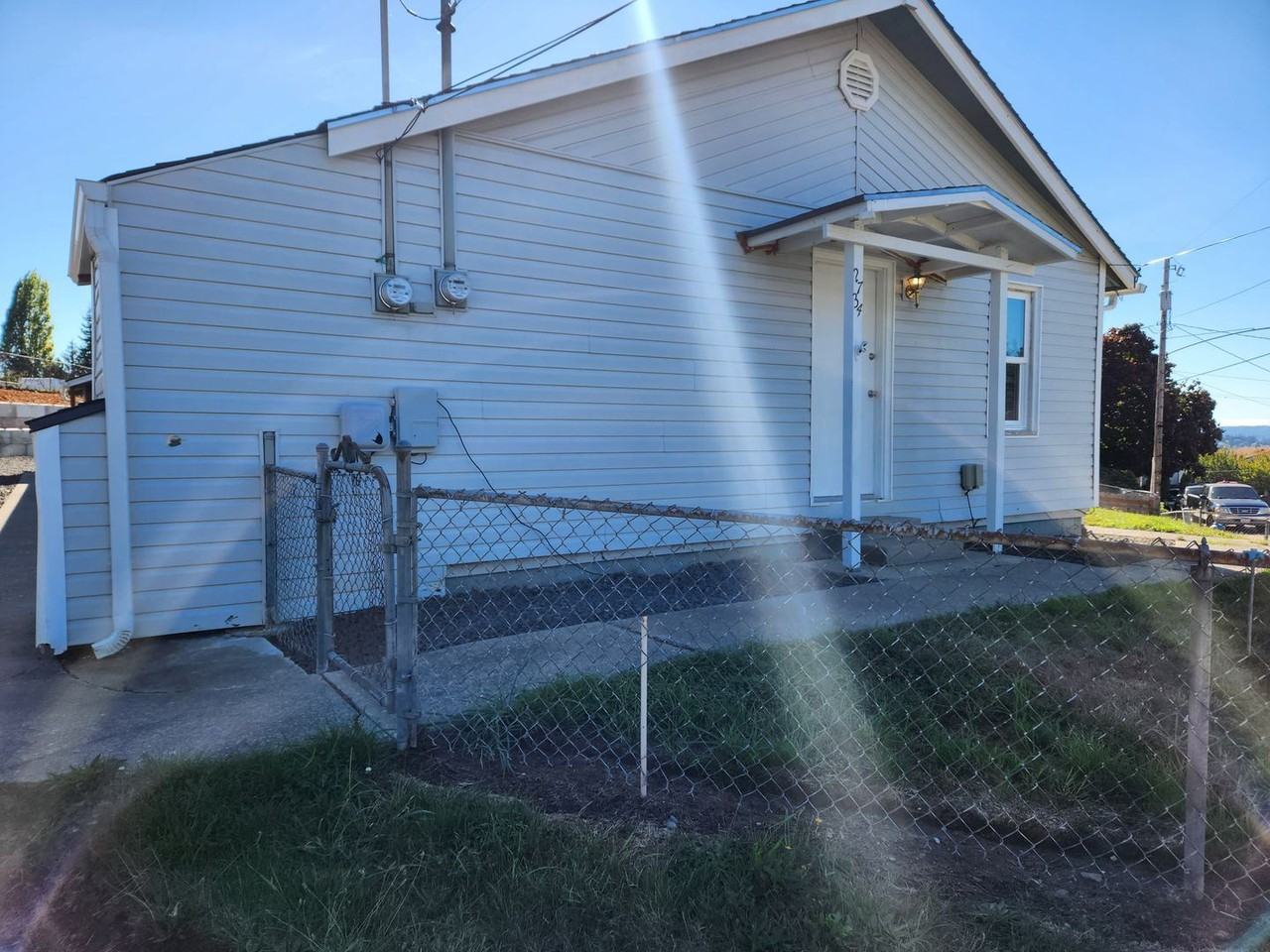 2734 Maple St - Photo 3 of 19