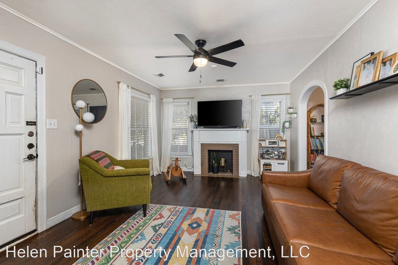 1728 Bluebonnet Dr - Photo 2 of 17