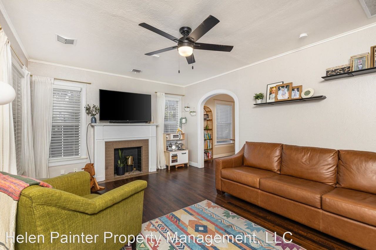 1728 Bluebonnet Dr - Photo 3 of 17