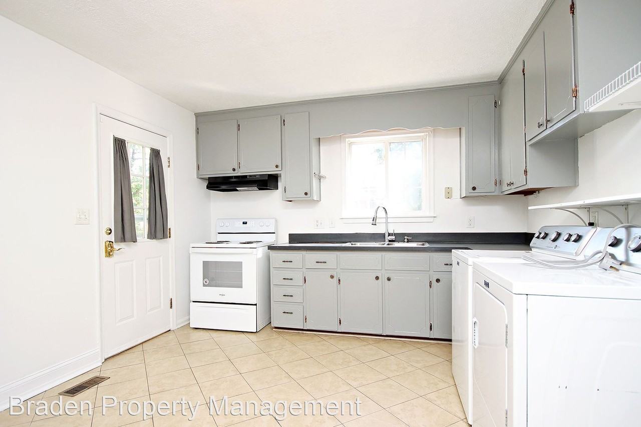 1001 Forest Hills Ave - Photo 3 of 13