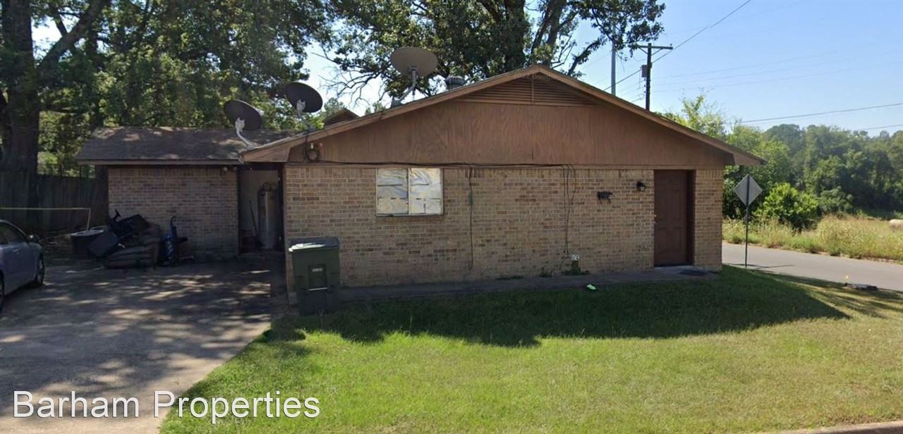 233 Travis St, Nacogdoches, TX 75965 2 Bedroom House for 665/month