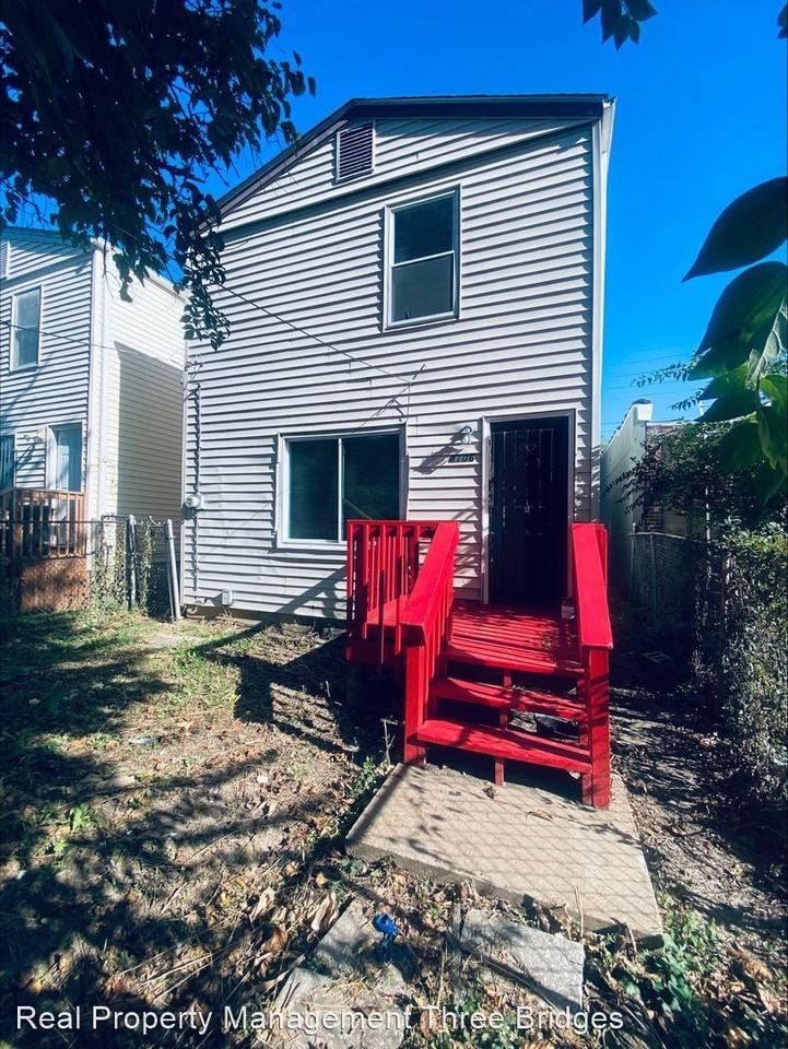 4106 E Penrose St - Photo 2 of 16