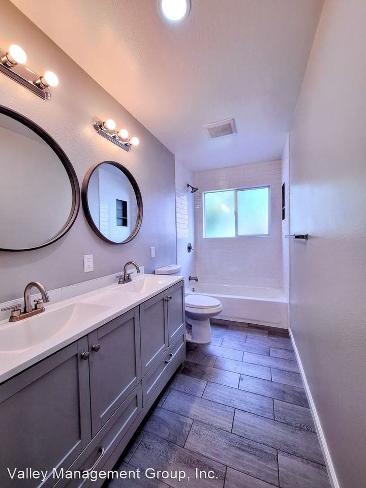 3211 Greentree Way - Photo 3 of 33