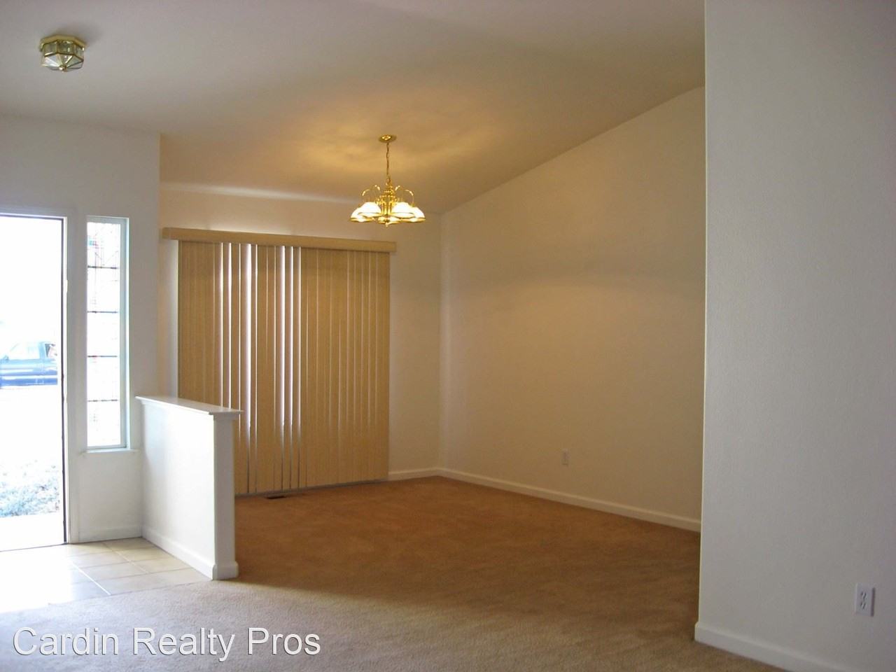 525 Summer St - Photo 3 of 5