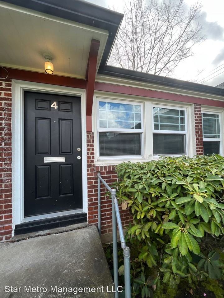 Alameda Court by Star Metro - Photo 2 of 13