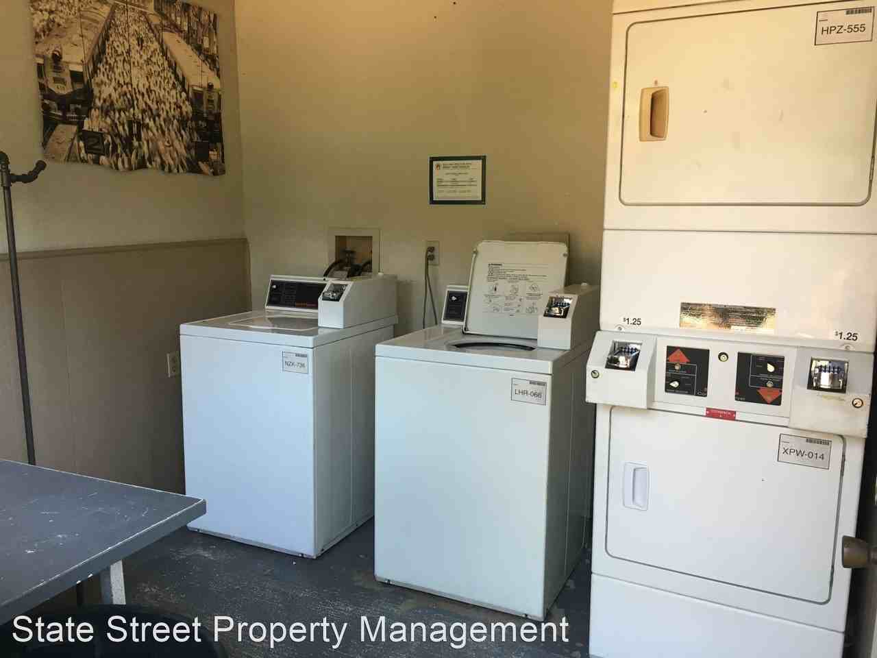 El Sorrento Apts. - Photo 2 of 6