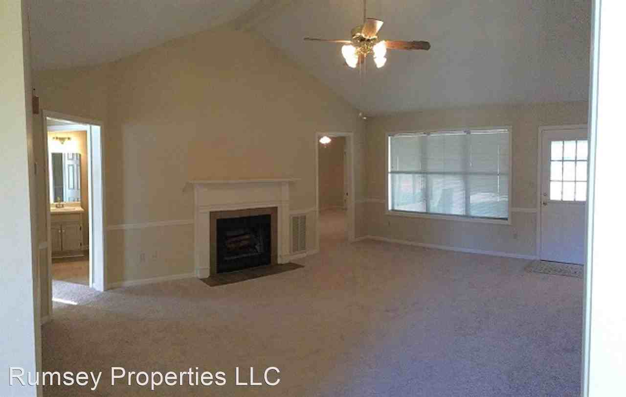 1068 Vineyards Dr - Photo 2 of 12