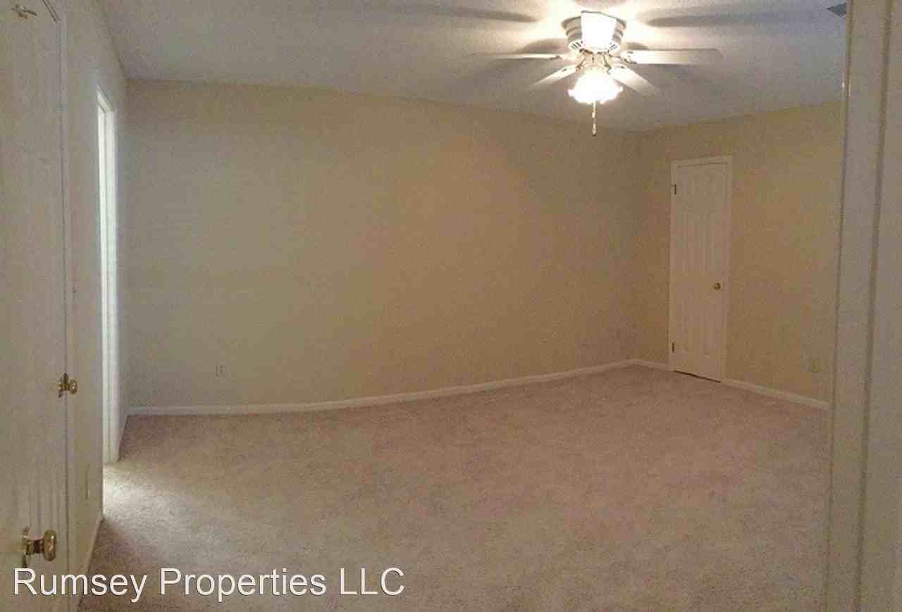 1068 Vineyards Dr - Photo 3 of 12