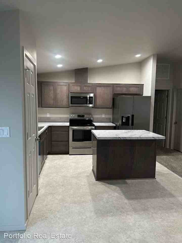 1010 E Mt Baker St - Photo 2 of 10