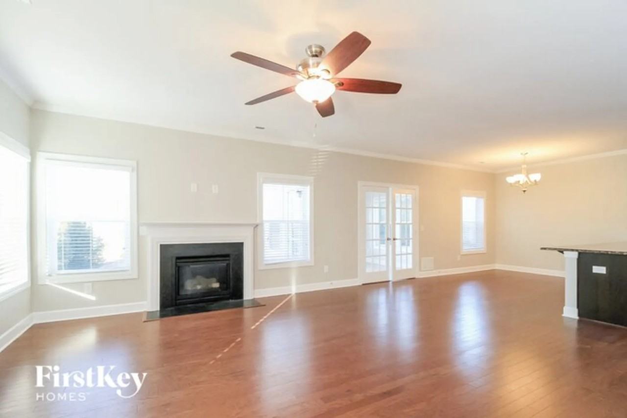 2375 Birch View Dr - Photo 3 of 11